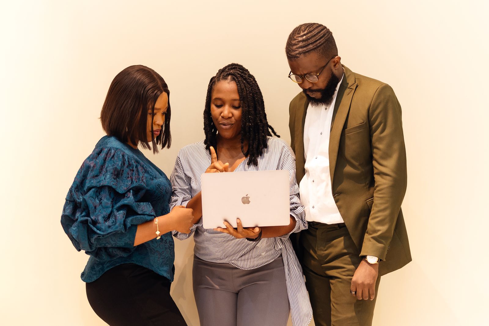 Ankaplace advisors discussing insurance options with a client